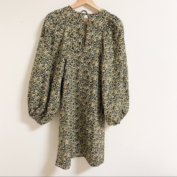 Floral long oversized puffy sleeves dress - Picture 5 of 6